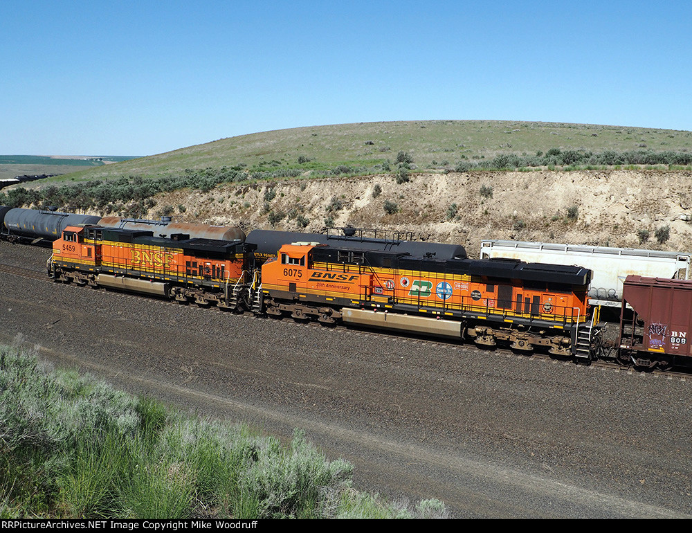 BNSF 6075